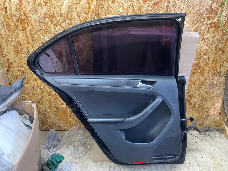 Дверь Volkswagen Jetta 2013