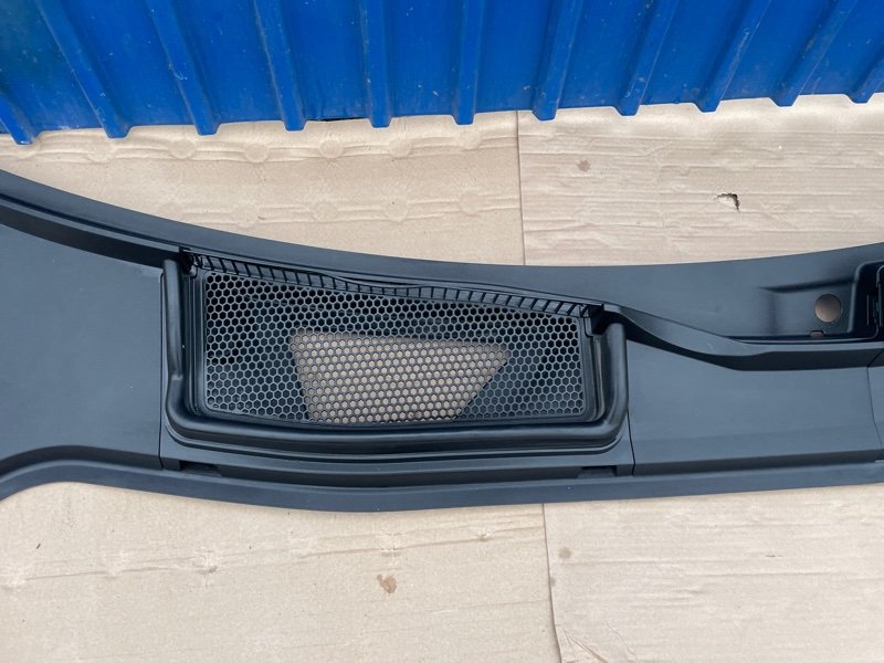 Жабо Audi Q8 2021