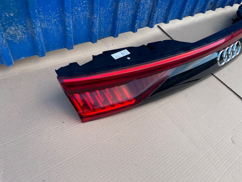 Фонарь Audi Q8 2021