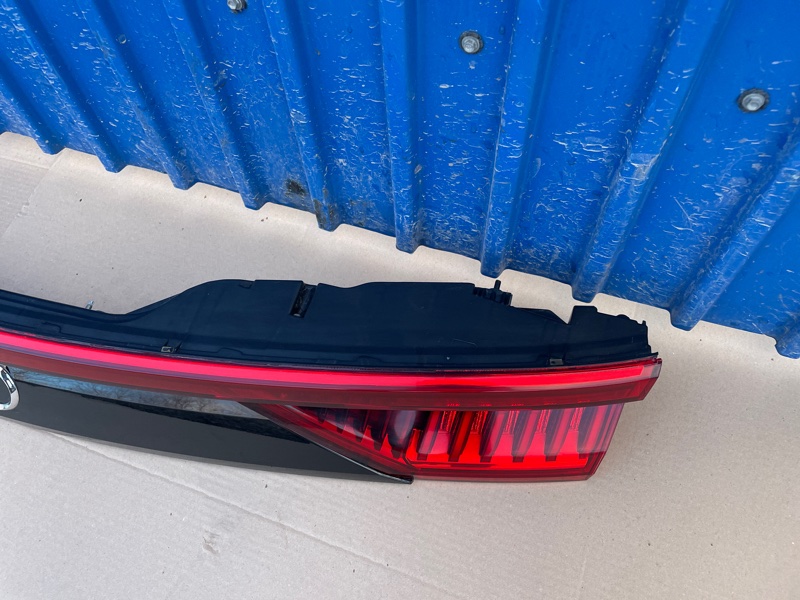 Фонарь Audi Q8 2021