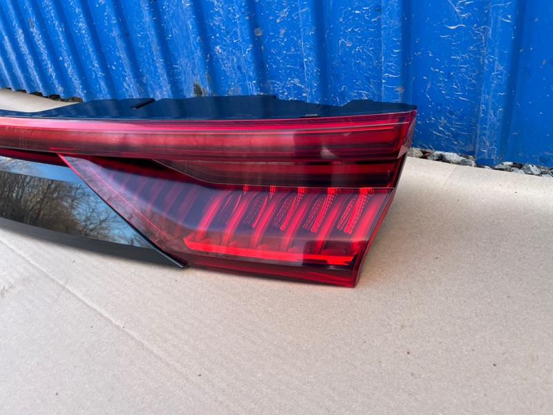 Фонарь Audi Q8 2021