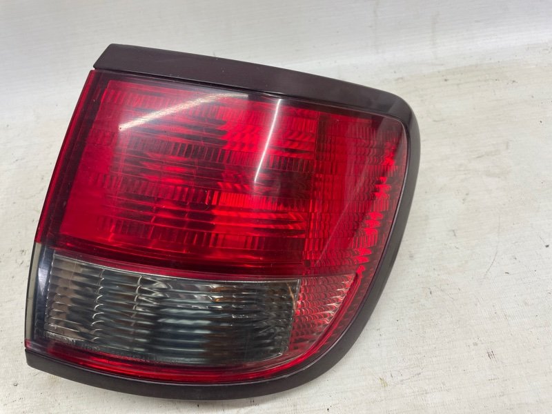 Фонарь Nissan AVENIR 2000 W11