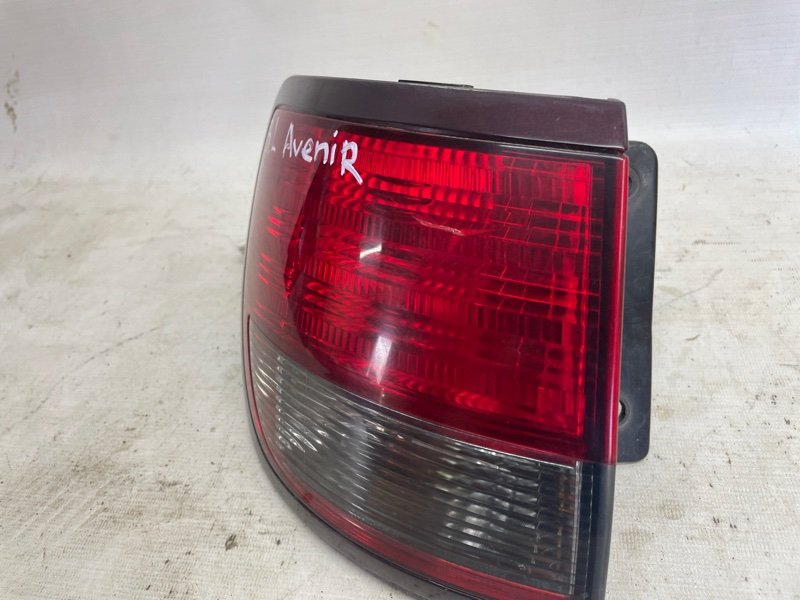 Фонарь Nissan AVENIR 2000 W11