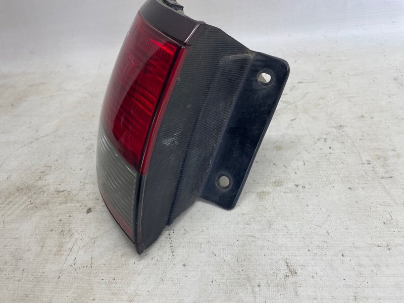 Фонарь Nissan AVENIR 2000 W11