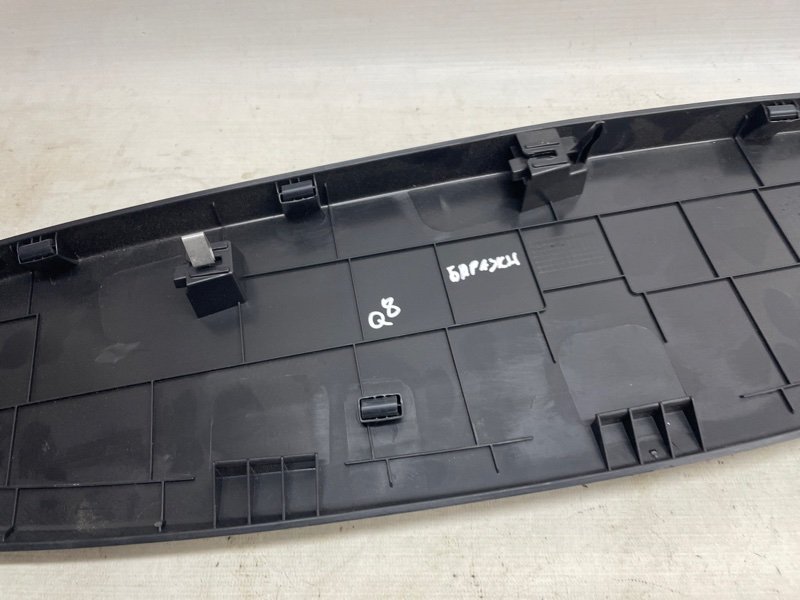 Накладка багажника Audi Q8 2021