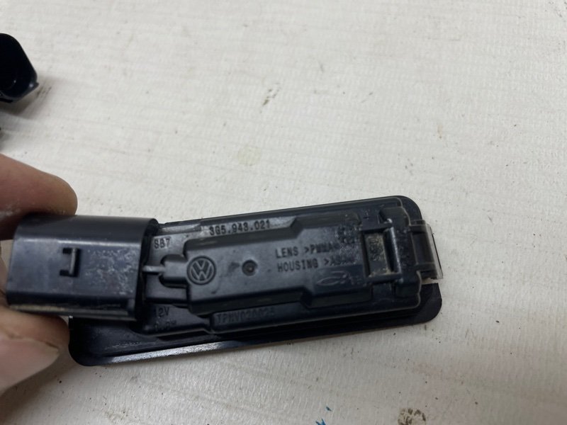 Подсветка номера Audi Q8 2021
