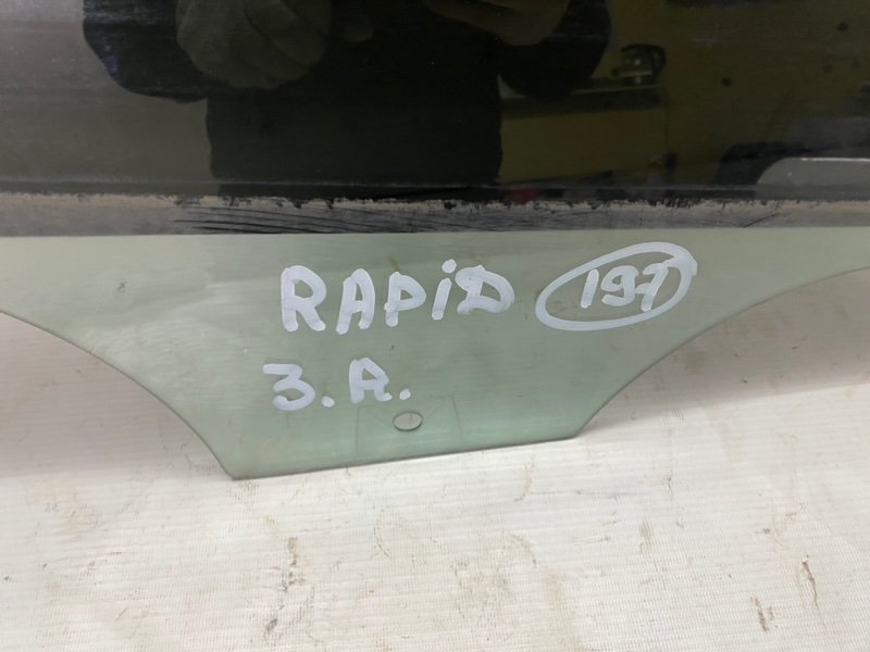 Стекло Skoda Rapid 2018