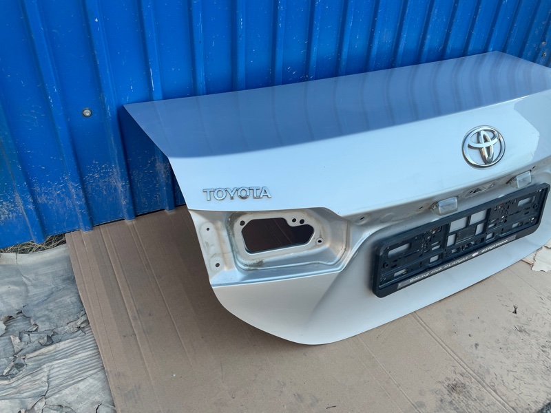 Крышка багажника Toyota Corolla 2014