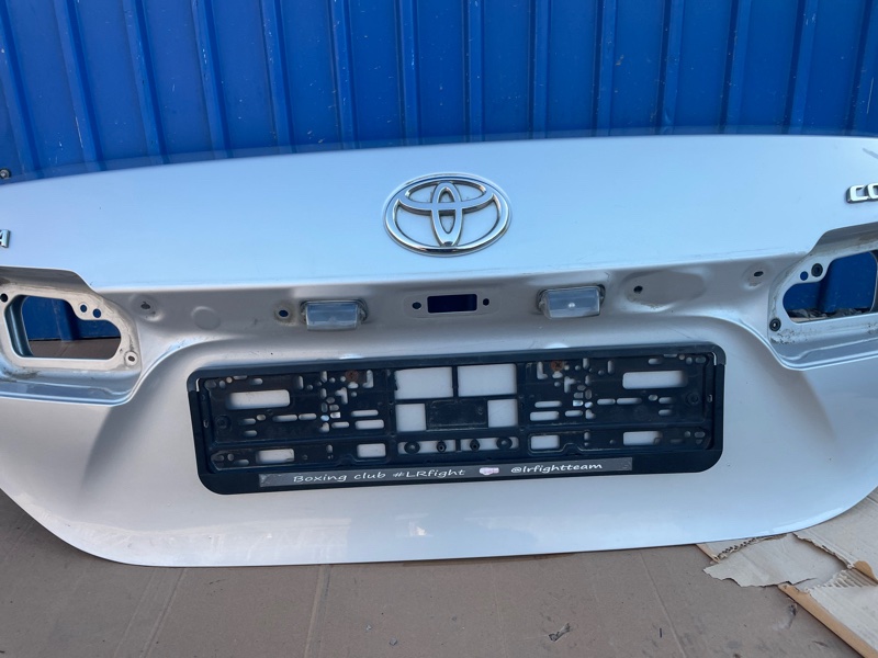 Крышка багажника Toyota Corolla 2014