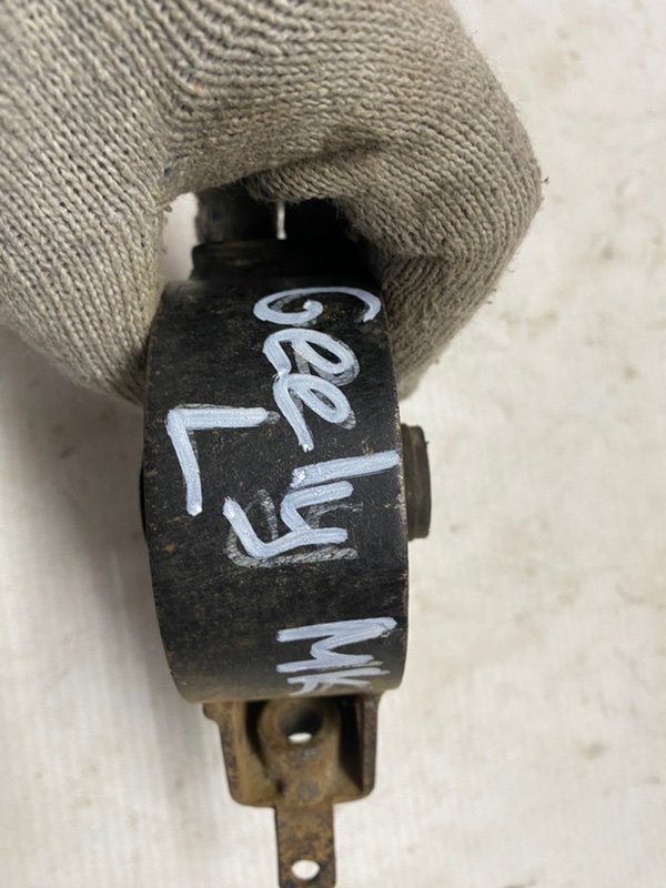 Подушка двигателя Geely MK
