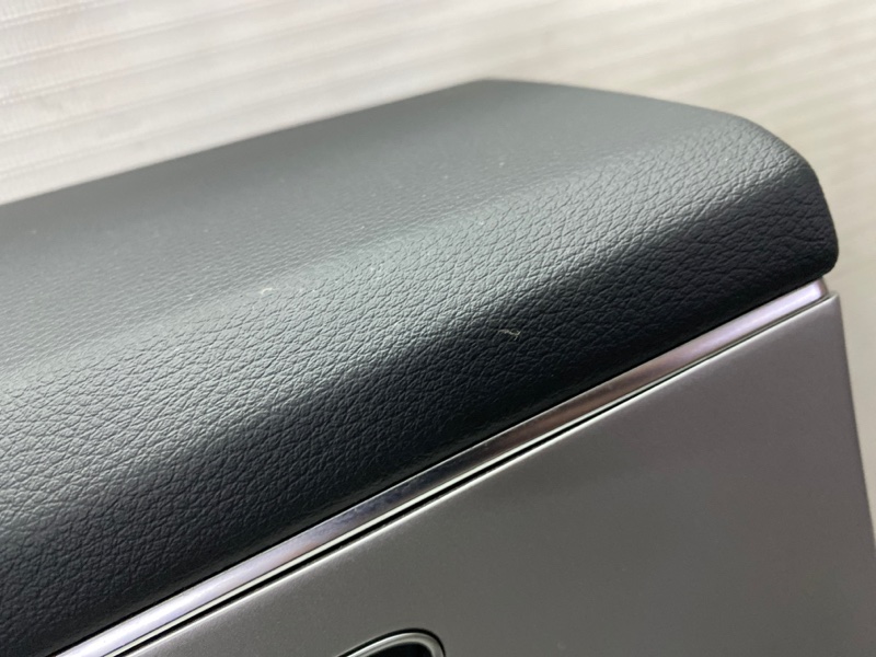 Обшивка двери Audi Q8 2021
