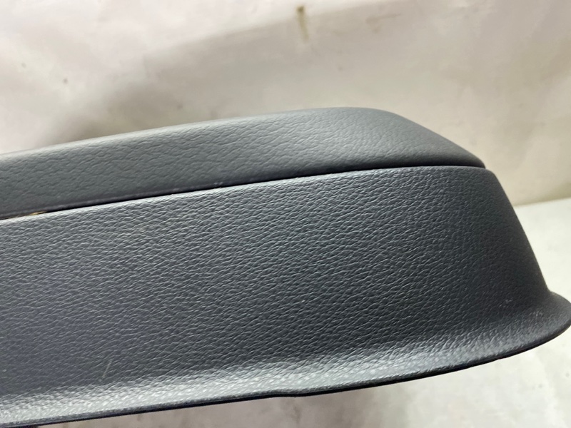 Обшивка двери Audi Q8 2021