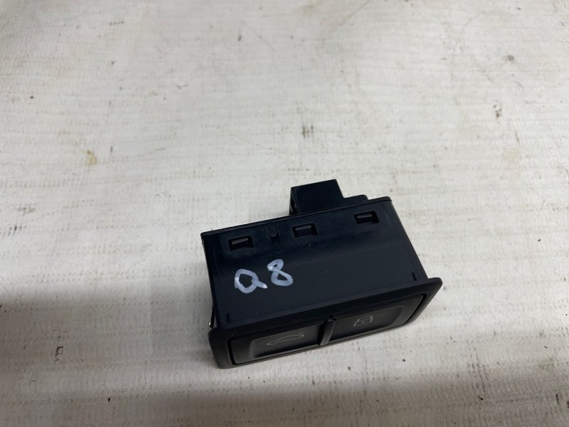 Кнопка открывания багажника Audi Q8 2021