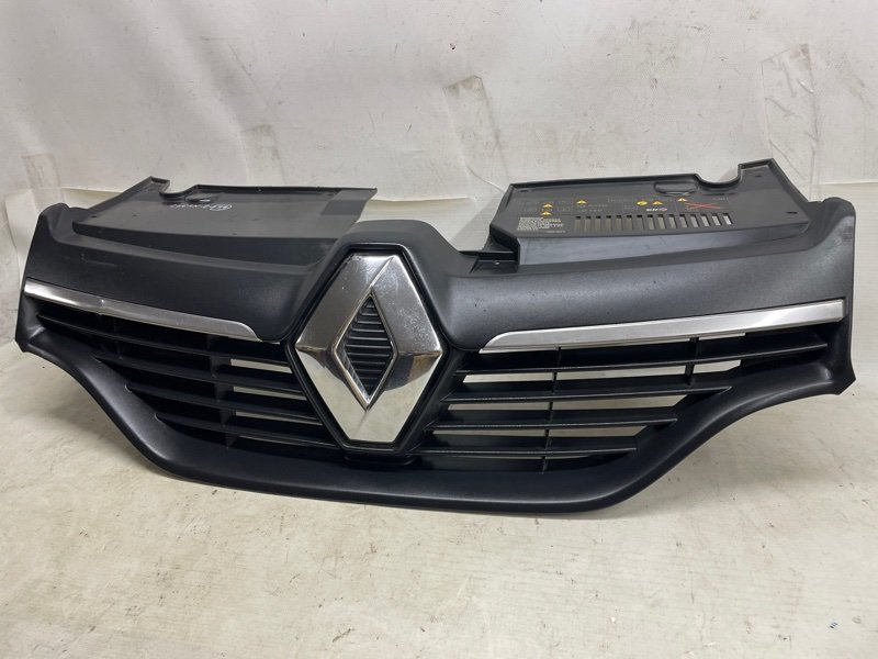 Решетка радиатора Renault Logan 2018 L8