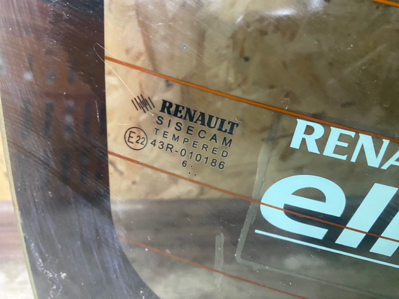 Стекло Renault Logan 2018 L8