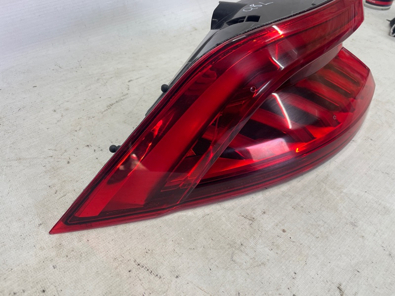 Фонарь Audi Q8 2021
