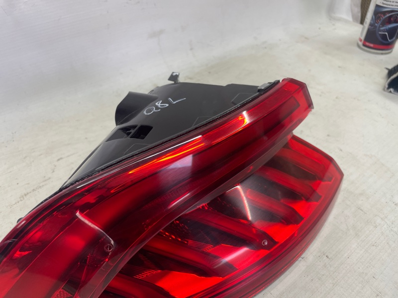 Фонарь Audi Q8 2021