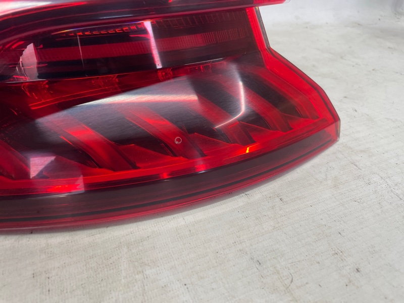 Фонарь Audi Q8 2021