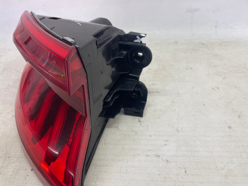 Фонарь Audi Q8 2021