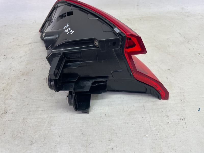 Фонарь Audi Q8 2021