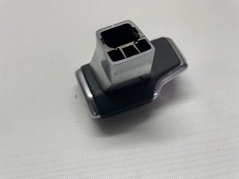 Ручка акпп Audi Q8 2021
