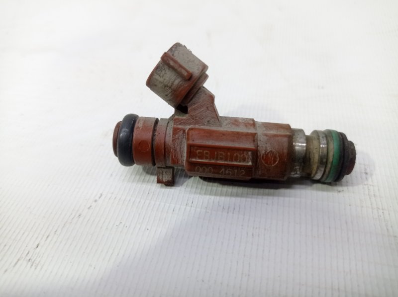 Форсунка Nissan AVENIR 2000 W11