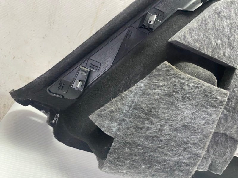 Обшивка багажника Audi Q8 2021
