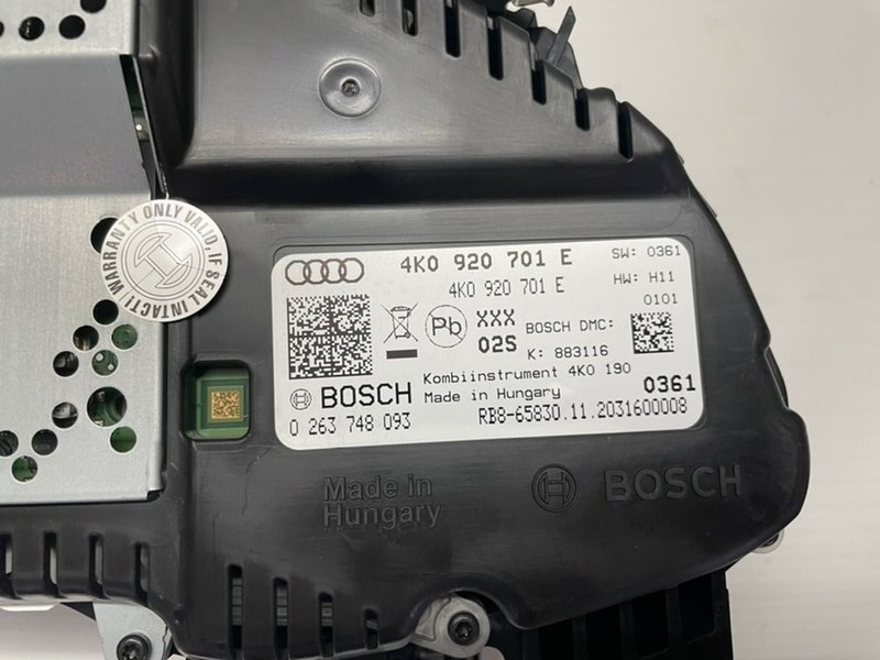 Панель приборов Audi Q8 2021