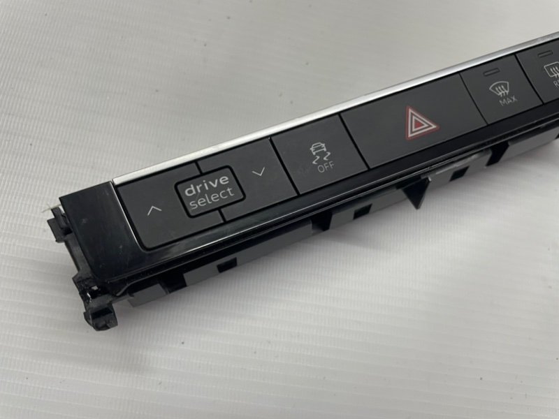 Блок кнопок Audi Q8 2021