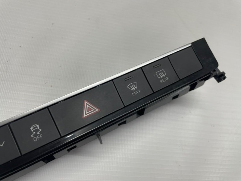 Блок кнопок Audi Q8 2021