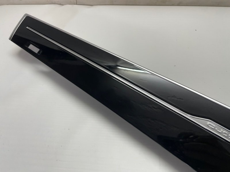 Накладка на торпедо Audi Q8 2021