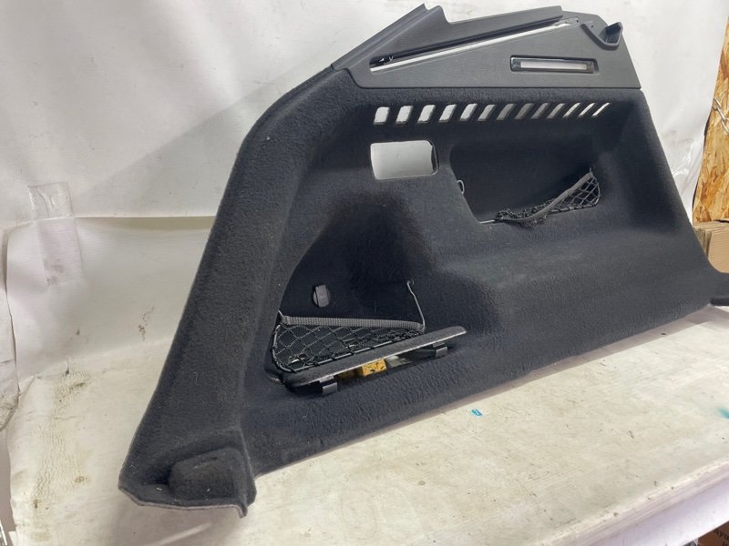 Обшивка багажника Audi Q8 2021