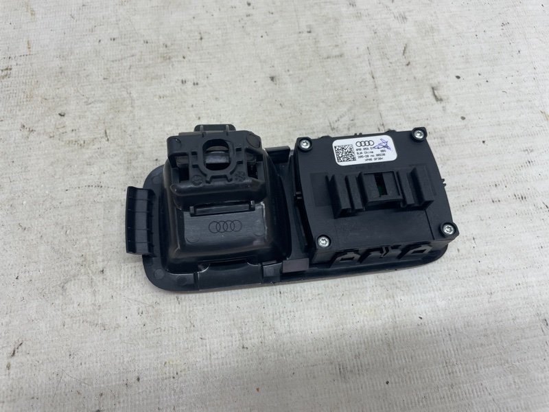 Блок кнопок Audi Q8 2021