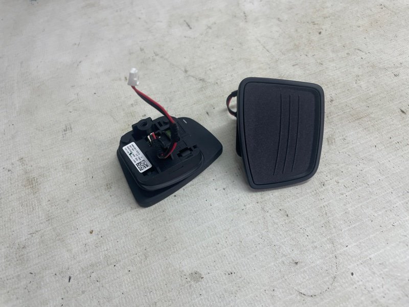 Кнопка в руль Audi Q8 2021