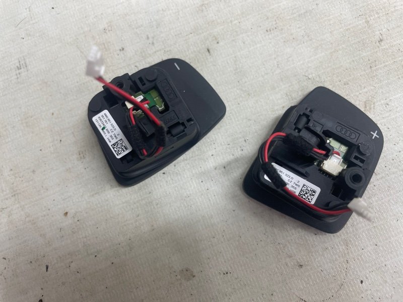 Кнопка в руль Audi Q8 2021