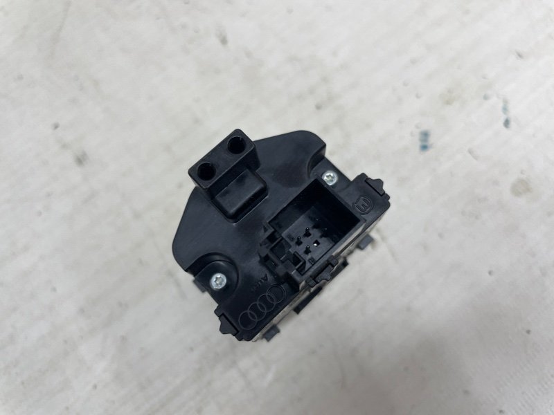 Кнопка многофункциональная Audi Q8 2021
