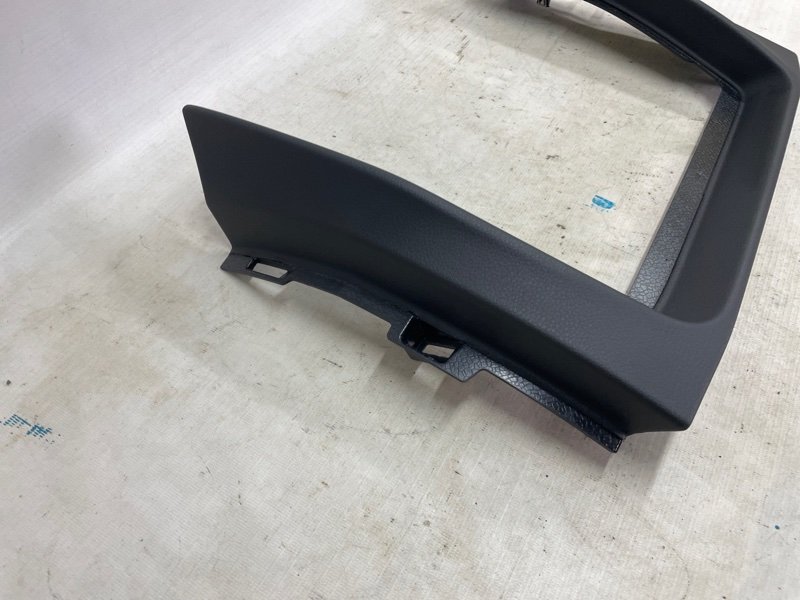 Накладка торпедо Audi Q8 2021