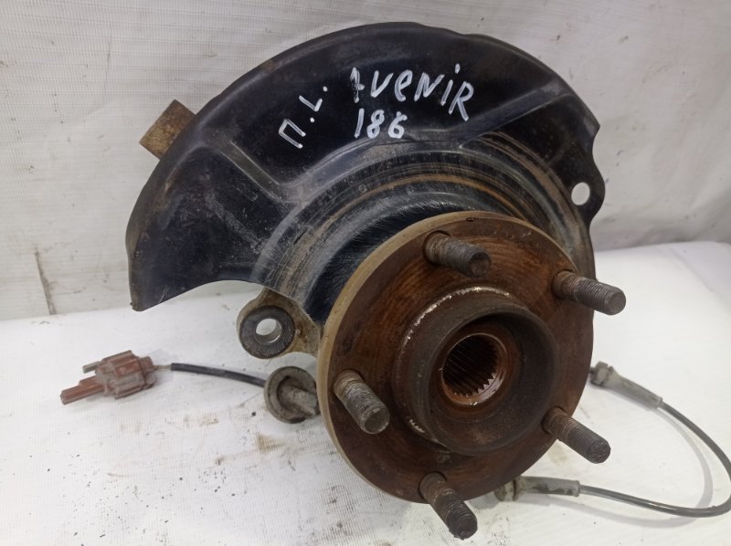 Кулак поворотный Nissan AVENIR 2000 W11