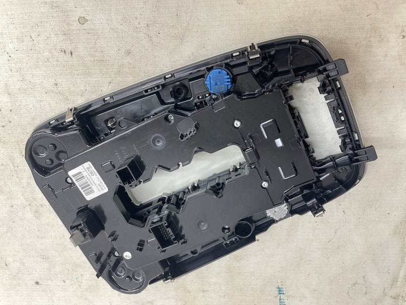 Плафон салона Audi Q8 2021