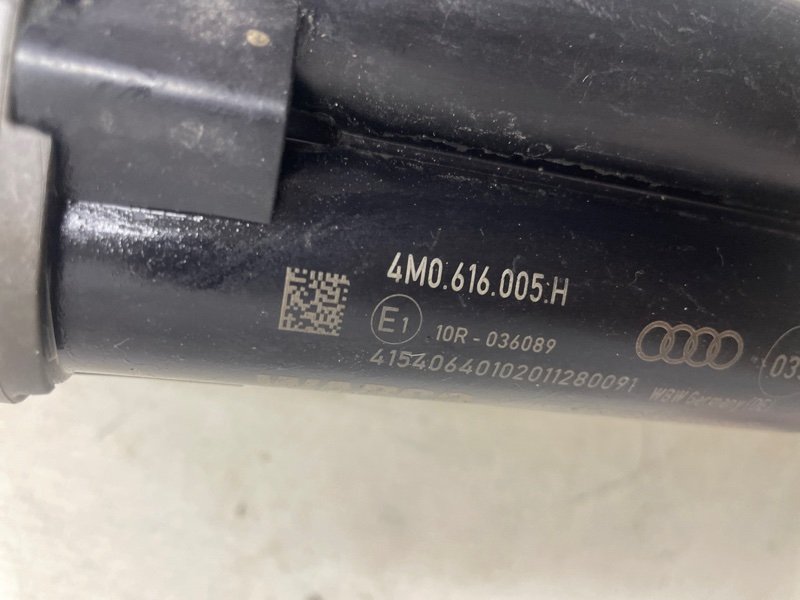 Компрессор пневмоподвески Audi Q8 2021