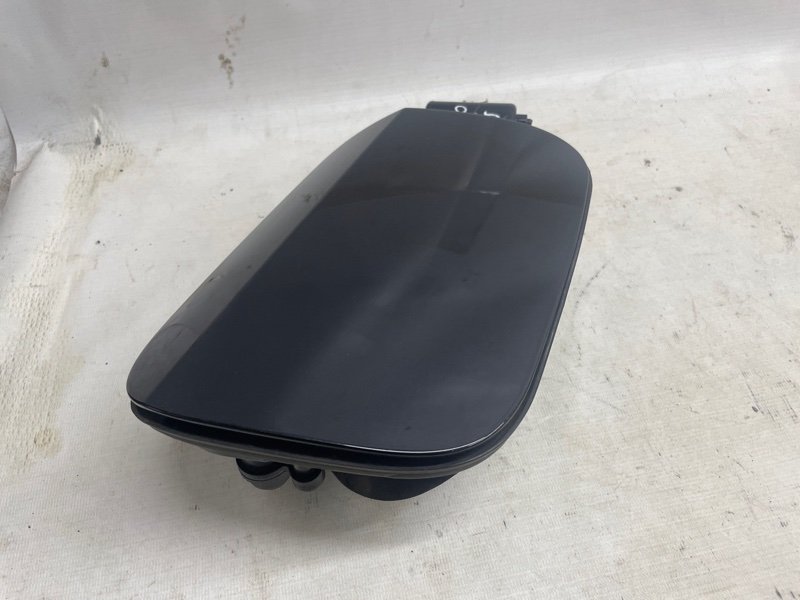 Лючок бензобака Audi Q8 2021