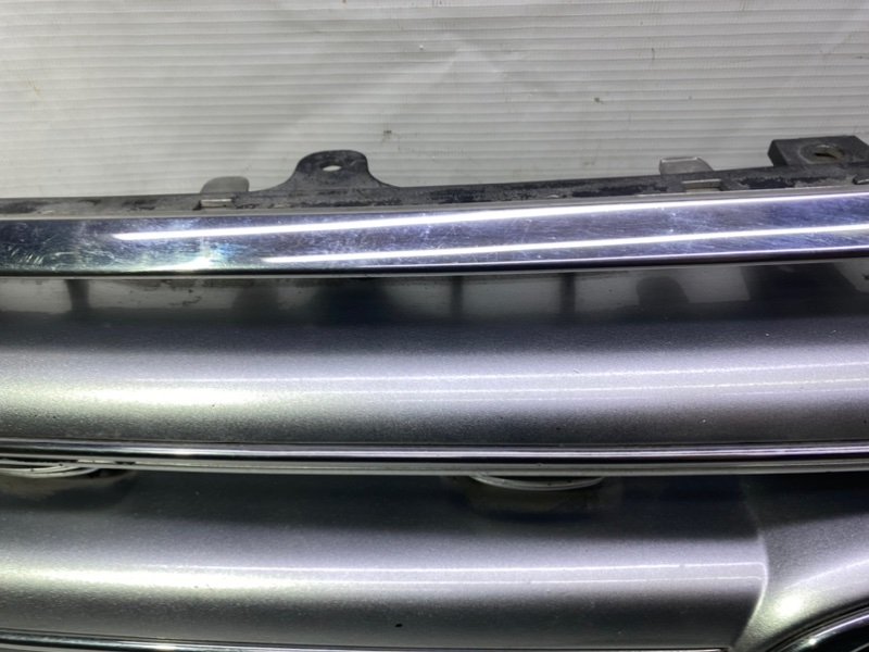 Решетка радиатора Toyota Land Cruiser 200