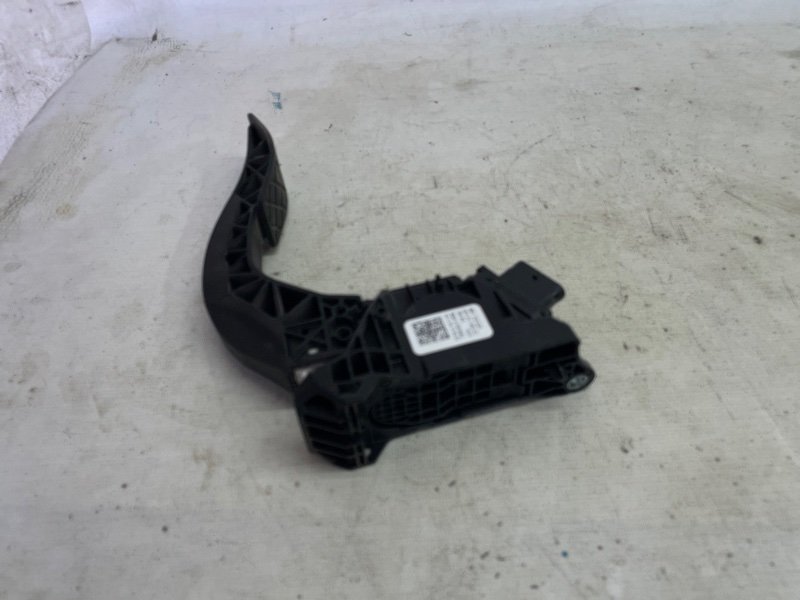 Педаль газа Audi Q8 2021