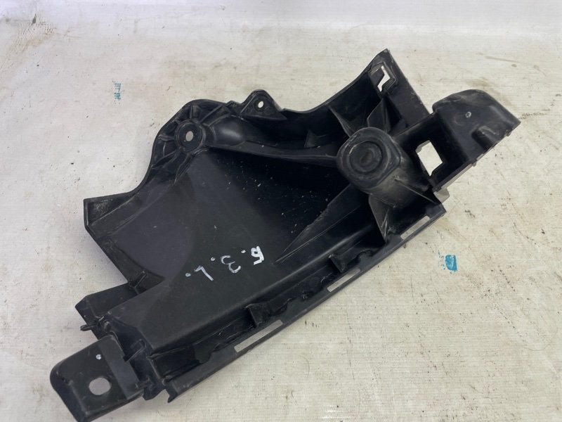 Кронштейн бампера Audi Q8 2021