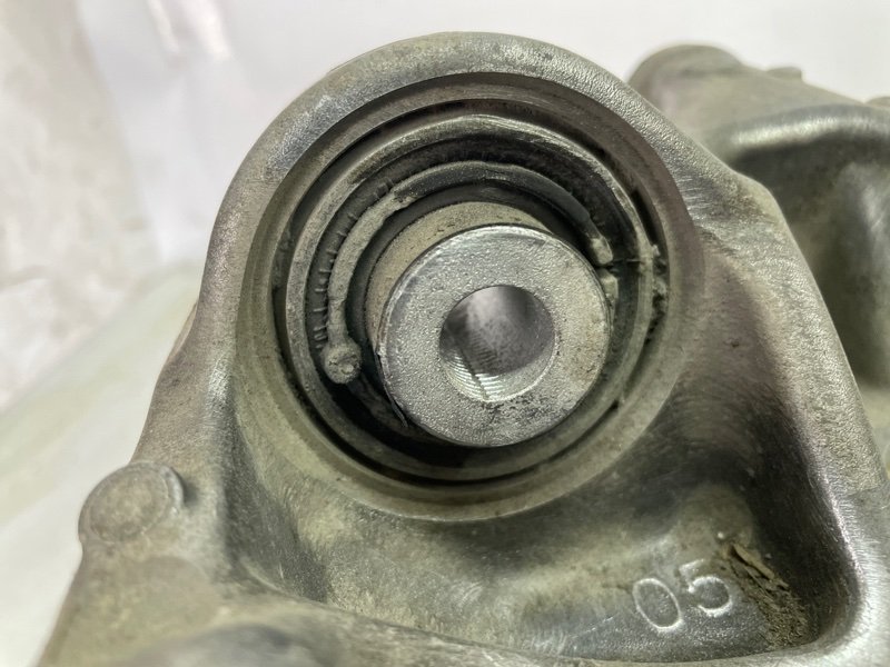 Кулак поворотный Audi Q8 2021