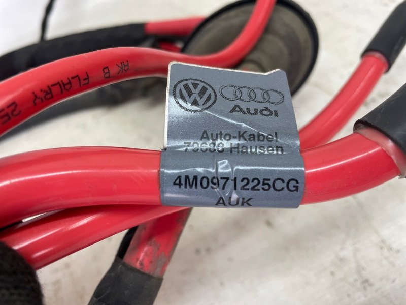 Провод аккумулятора Audi Q8 2021