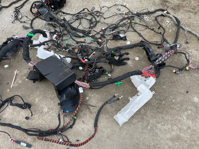 Проводка салона Audi Q8 2021