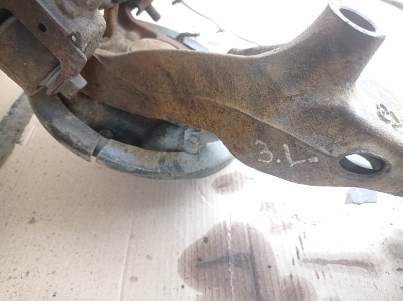 Кулак поворотный Nissan AVENIR 2000 W11
