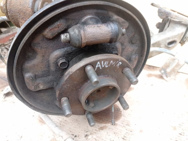 Кулак поворотный Nissan AVENIR 2000 W11