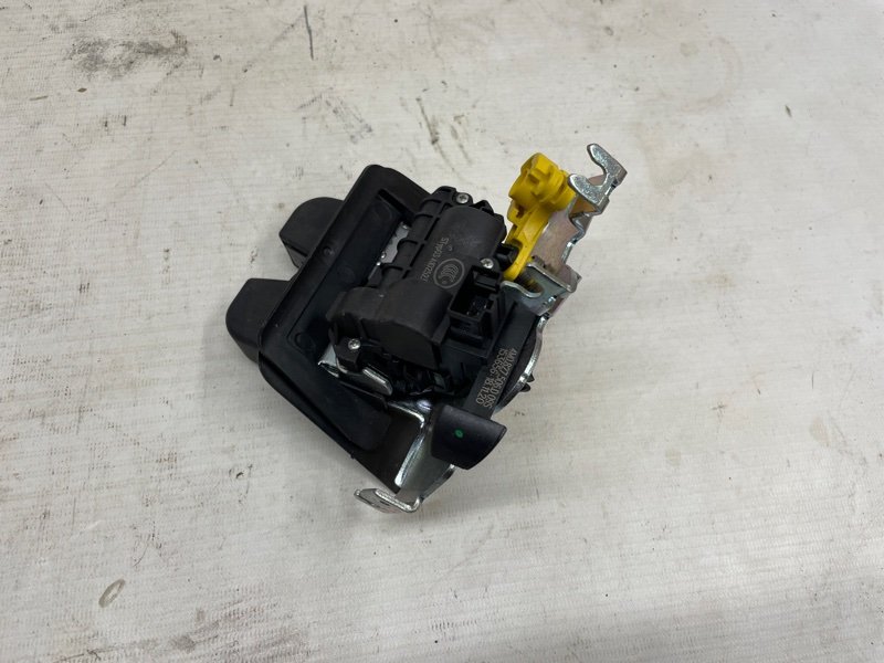 Замок багажника Audi Q8 2021